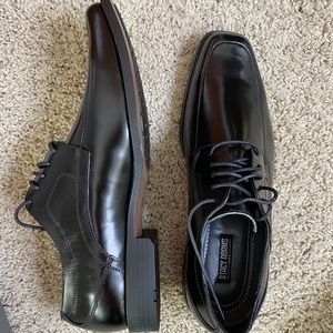 Mens new dress shoes black size 12 M